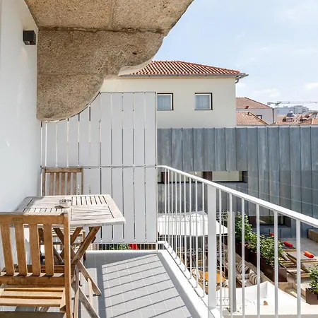 Vitoria Over The Roof I
