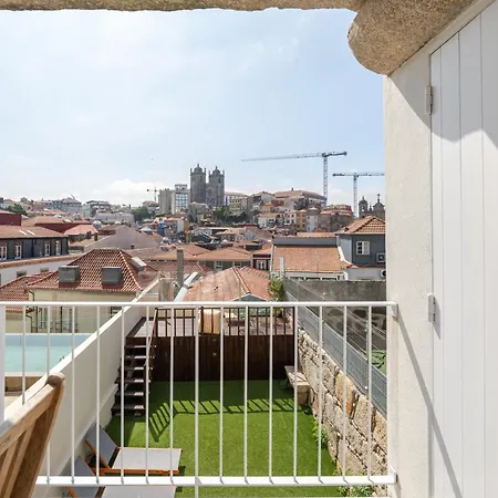 Vitoria Over The Roof I Porto